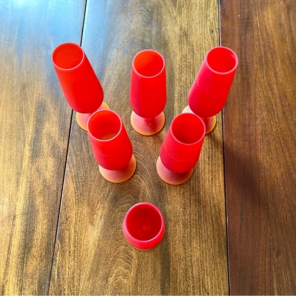 Six Vintage MCM Satin Red/Orange fluted Cordial glasses. Bases UV reactive. - Picture 5 of 16